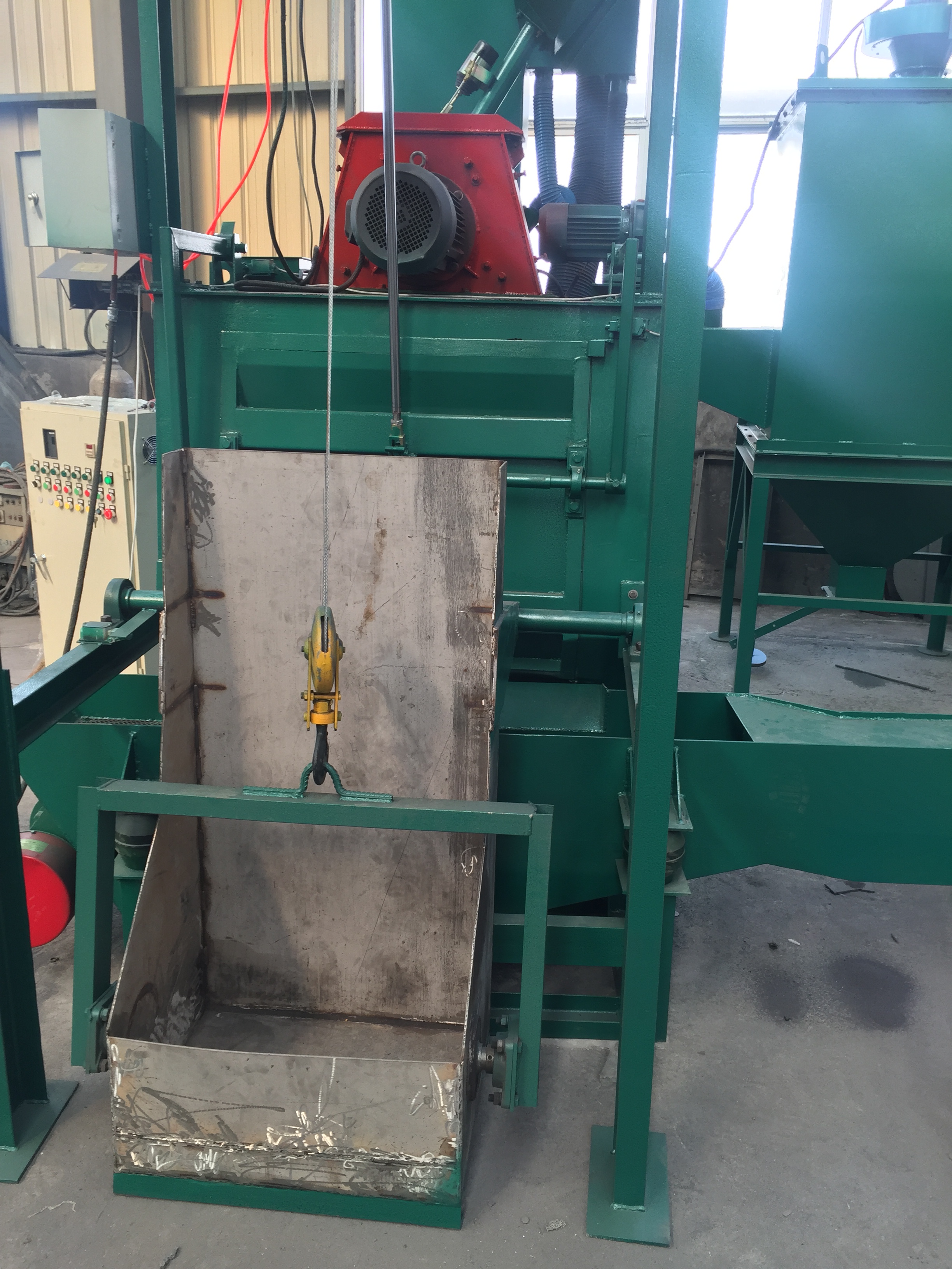 如何选购螺丝、螺母、盖帽等批量性小件抛丸清理机